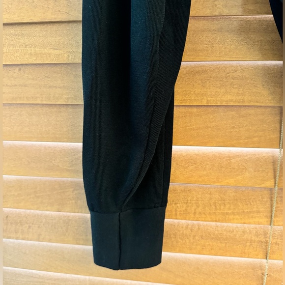 Zara: v-neck, long sleeve bodysuit, size small - Picture 3 of 5